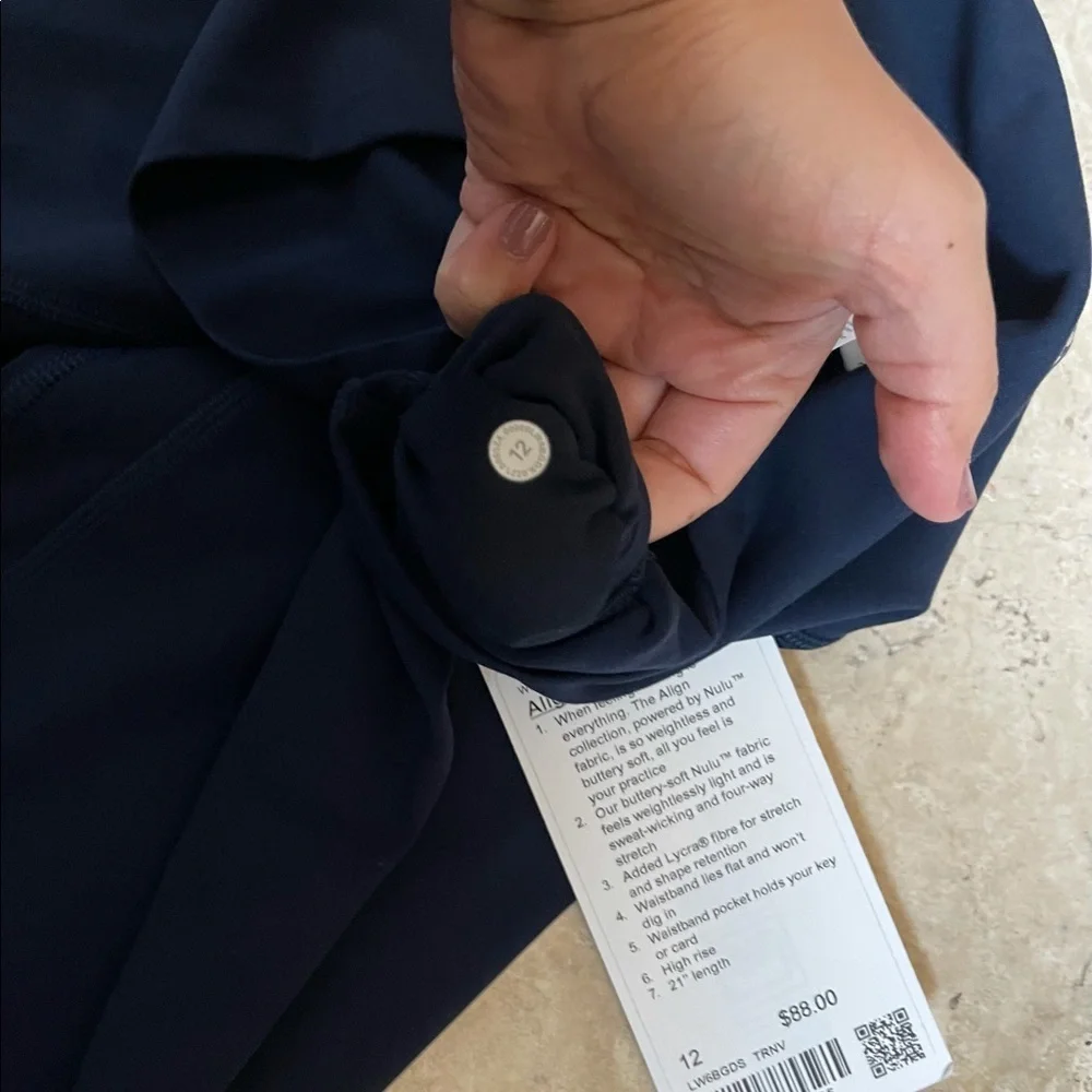 NWT lululemon Align HR crop 21”
